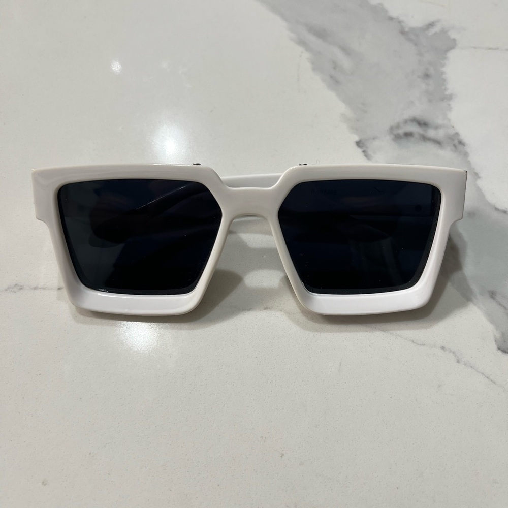 Stylish White Square Sunglasses